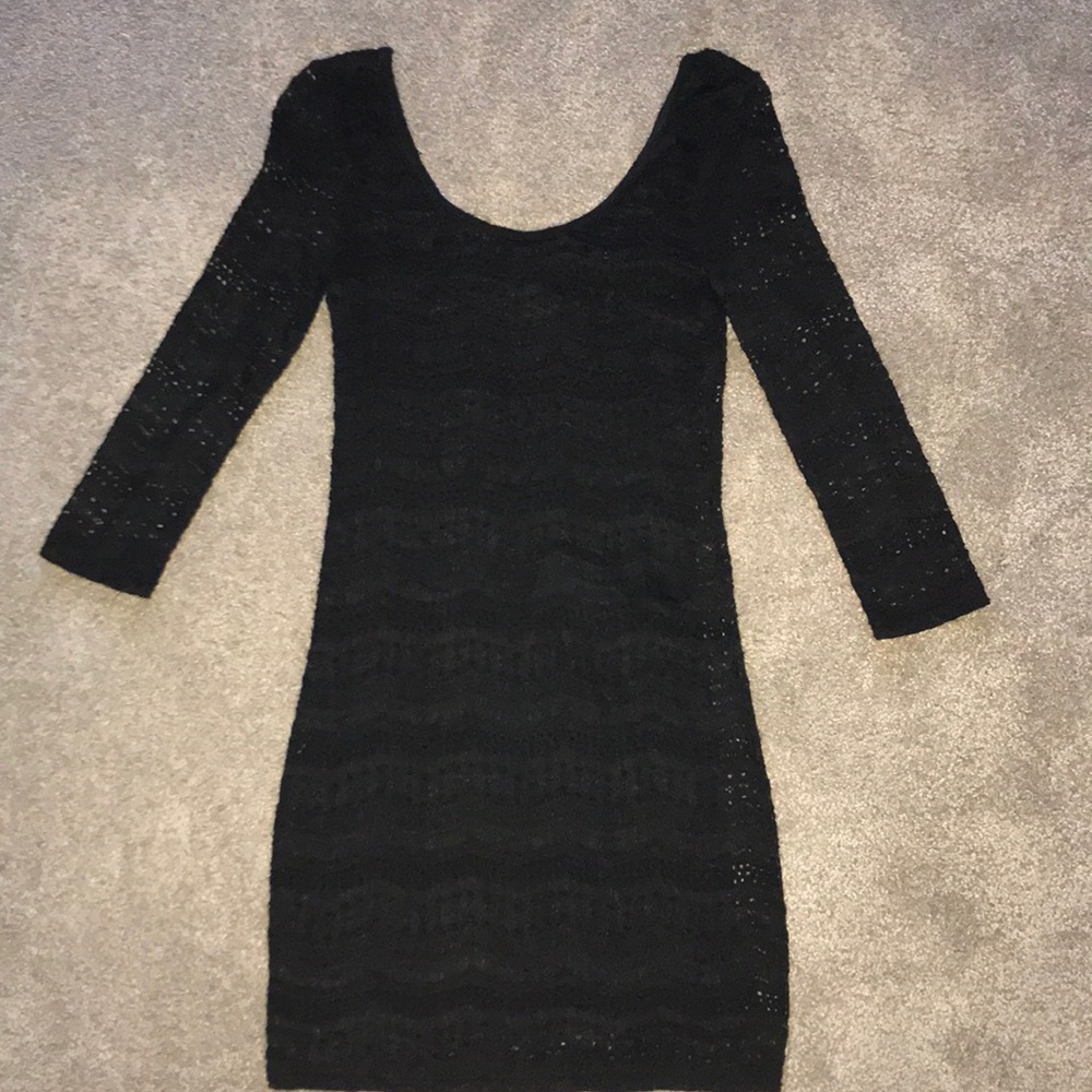 Bodycon black lace dress